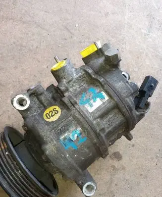Volkswagen PASSAT B8 Air conditioning (A/C) compressor (pump) 5Q0820803K 7572017