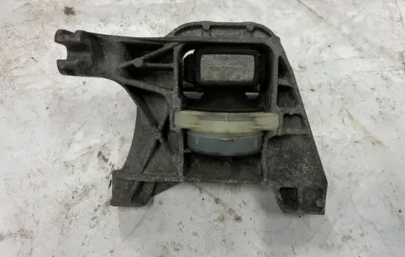 Peugeot 308 Engine mount vacuum valve 9673585780 9800010180
