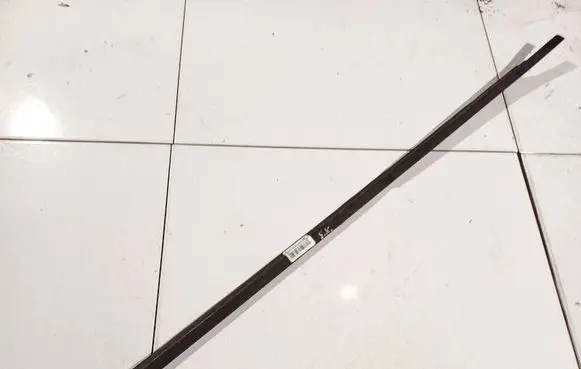 Seat Alhambra (Mk1) Rear door glass trim molding