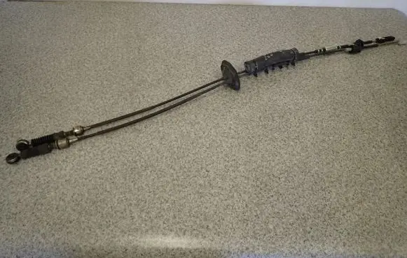 Mitsubishi Grandis Gear shift cable linkage