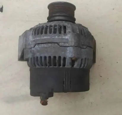 Mercedes-Benz E W124 Generator/alternator 0120485025