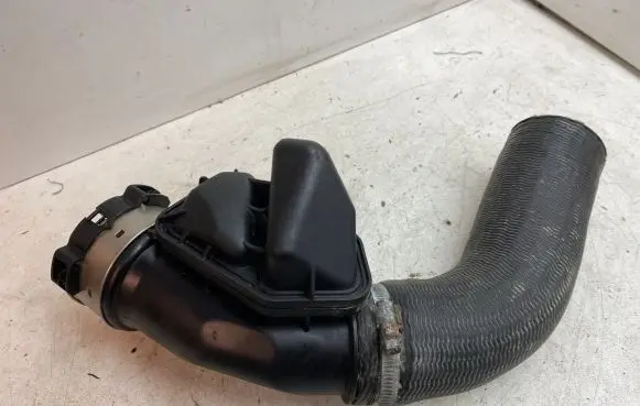 Volvo XC60 Intercooler hose/pipe 31422061