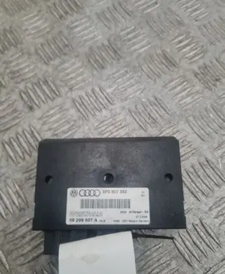 Skoda Octavia Mk2 (1Z) Tow bar trailer control unit/module 8P0907383