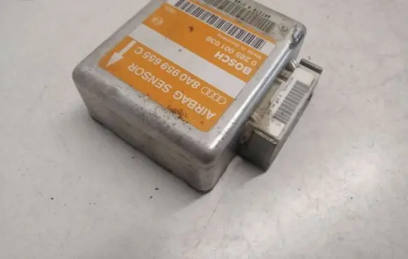 Audi A4 S4 B5 8D Airbag control unit/module 8A0959655C 0285001038