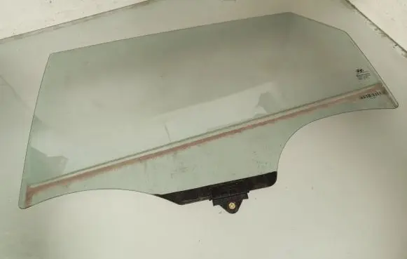 Hyundai Tucson TL Rear door window glass AS2