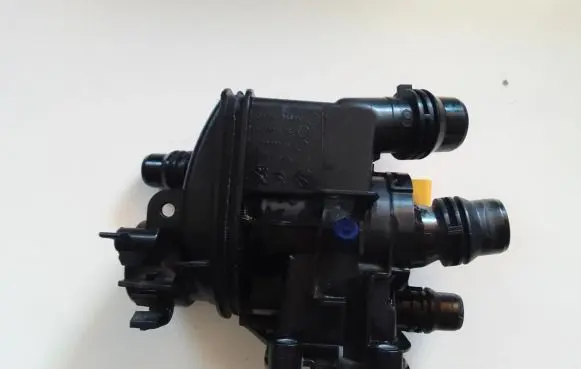Opel Grandland X Thermostat 9812131480