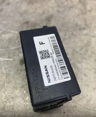 Nissan Qashqai J12 Window wiper relay 285t3