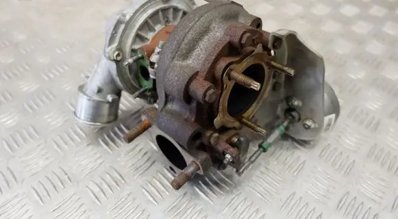 Toyota RAV 4 (XA40) Turbo 172010R062