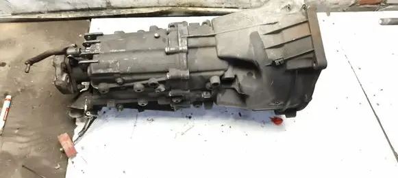 BMW 3 E90 E91 Manual 6 speed gearbox 1069401058