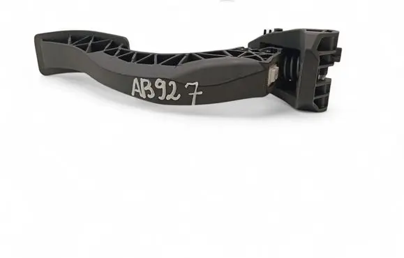 Accelerator throttle pedal