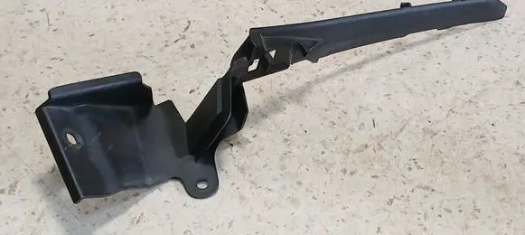 Suzuki Alto Windshield trim 7234168K0