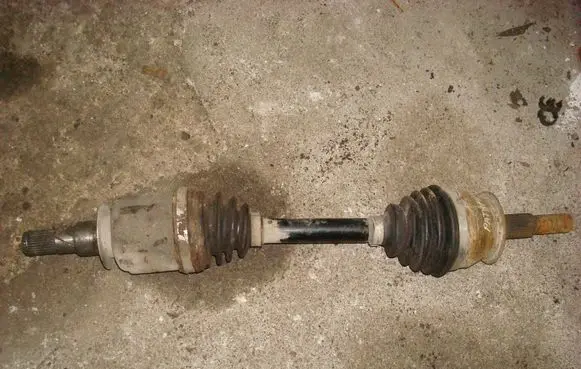 Nissan Pathfinder R51 Front driveshaft 39100EB300
