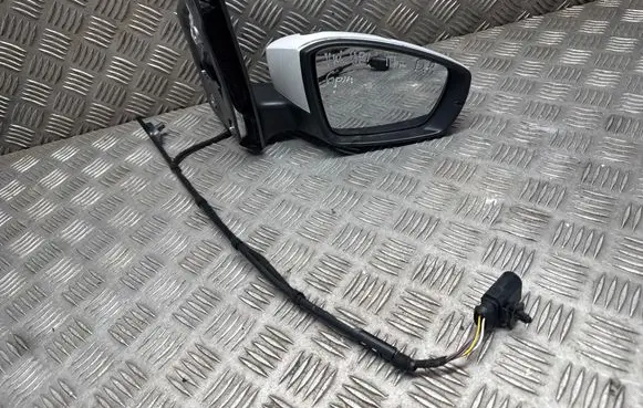 Volkswagen Up Front door electric wing mirror