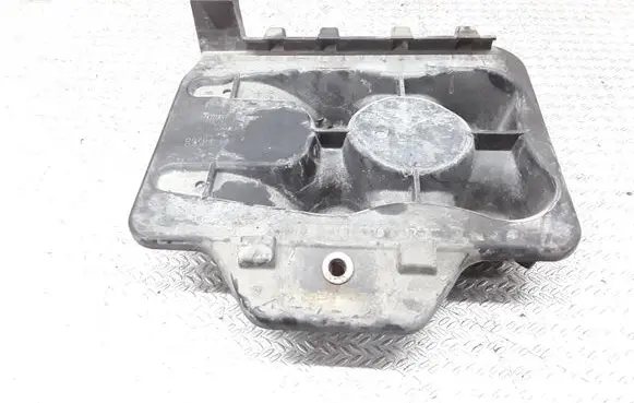 Skoda Octavia Mk1 (1U) Battery tray 1J0804373A