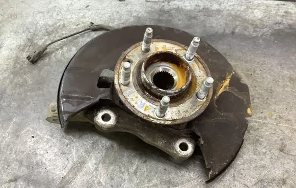 Opel Zafira C Front wheel hub 13507016 2410400000000N 557604735