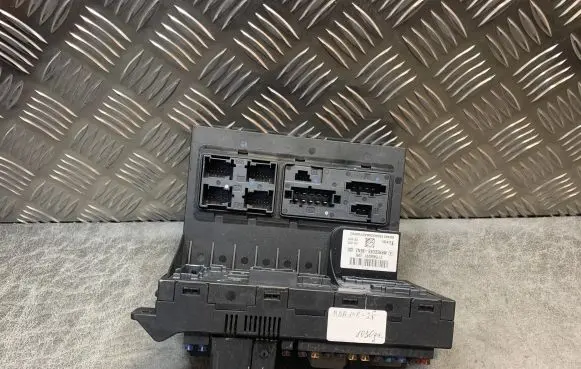 Mercedes-Benz E W211 Fuse box set A2115456201
