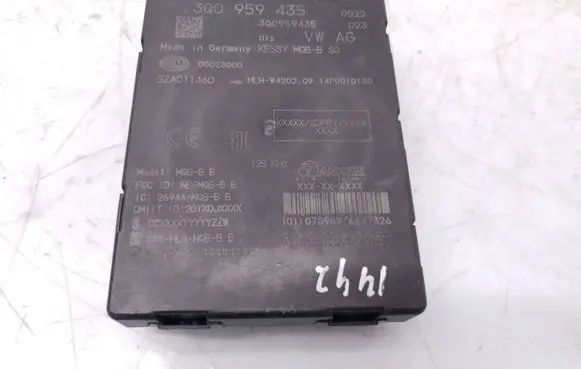 Audi TT TTS RS Mk3 8S Keyless (KESSY) go control unit/module 3Q0959435 00023000