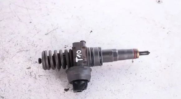Skoda Fabia Mk2 (5J) Fuel injector 038130073BP 0414720314