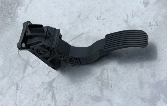 Mercedes-Benz Sprinter W907 W910 Accelerator throttle pedal A9073010200 0280755359 ZGS002Q003