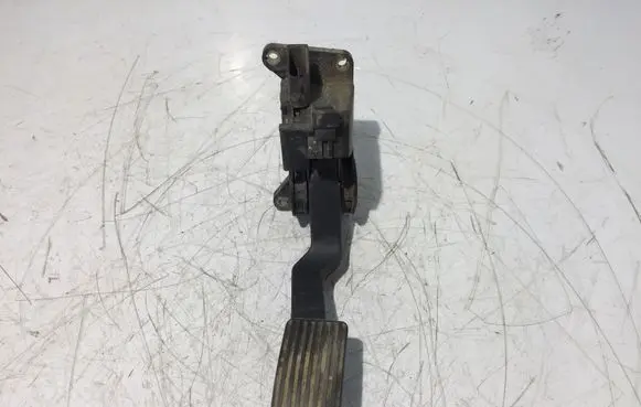 Mercedes-Benz Vito Viano W638 Accelerator throttle pedal 0281002335 A9013000404 088406326