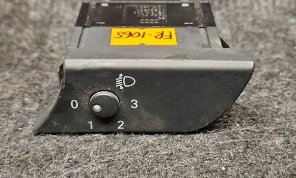 Audi A4 S4 B7 8E 8H Headlight level height control switch 8E1919094