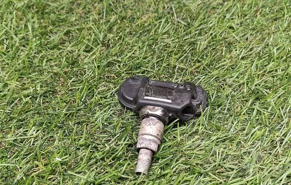 Opel Astra J Tire pressure sensor 13581560