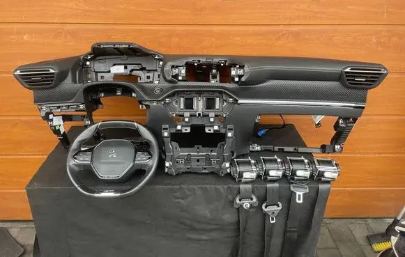 Peugeot 208 II Dashboard