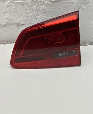 Volkswagen Touran II Tailgate rear/tail lights