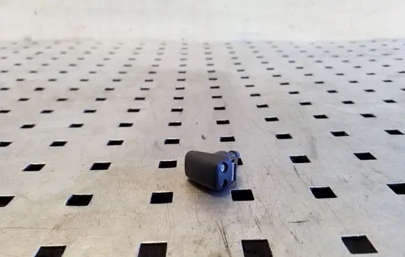 Windshield washer spray nozzle
