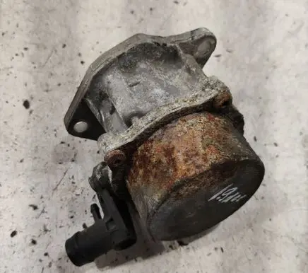 Opel Vivaro Vacuum pump