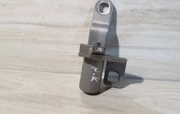Ford Mondeo MK IV Front door check strap stopper