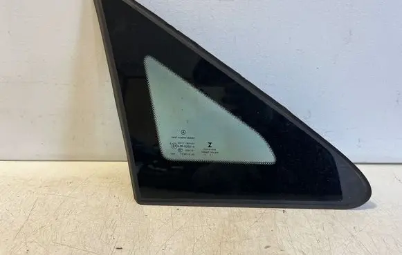 Mercedes-Benz Vito Viano W447 Front triangle window/glass A4476730205