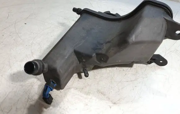 BMW 3 E90 E91 Coolant expansion tank/reservoir 7810592