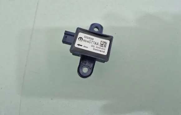Chrysler Pacifica Airbag deployment crash/impact sensor 68245077AA