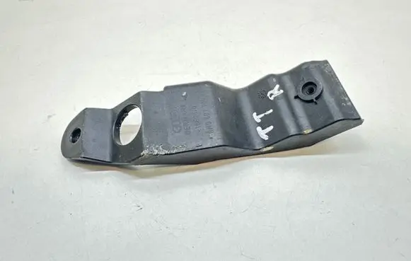 Front bumper mounting bracket