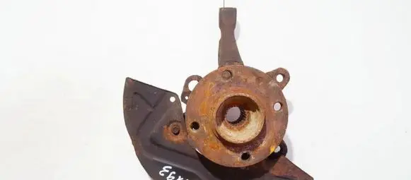 Volkswagen Golf III Front wheel hub