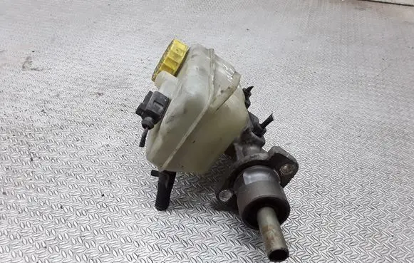 Skoda Fabia Mk1 (6Y) Master brake cylinder