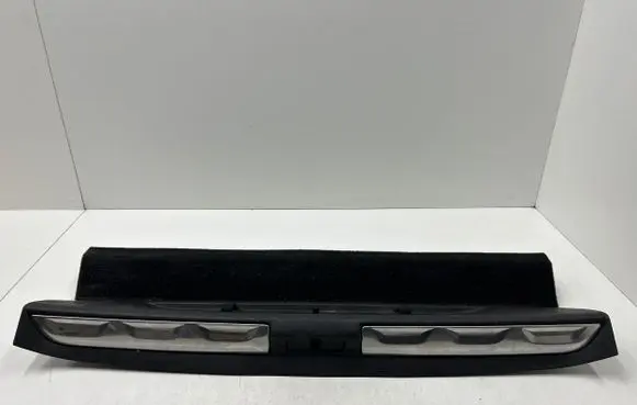 Trunk/boot sill cover protection