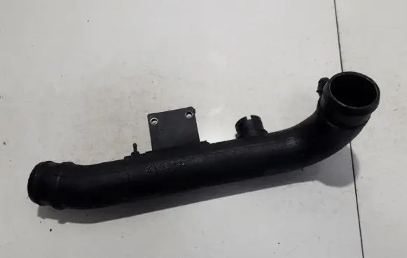 Audi A4 S4 B5 8D Intercooler hose/pipe 8D0145840A