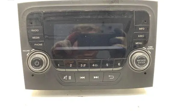 Radio/CD/DVD/GPS head unit