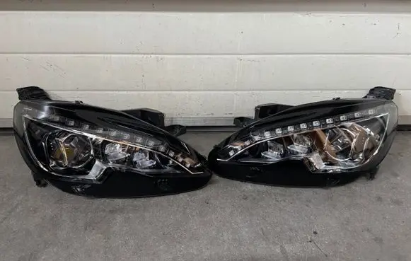 Peugeot 308 Headlights/headlamps set 9677832480 9677832380