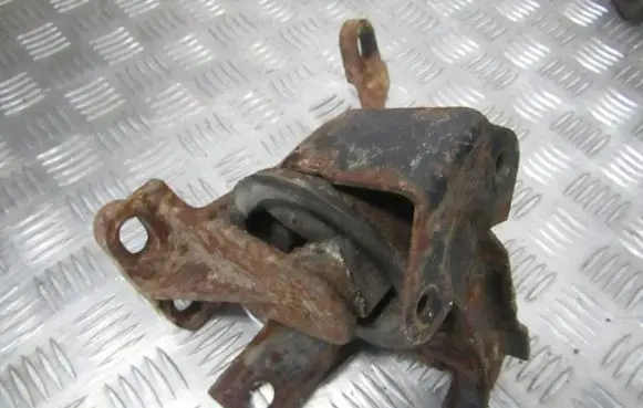 Ford Mondeo MK I Engine mount bracket 93bb7m124ah 93bb-7m124-ah