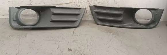 Ford C-MAX I Front fog light trim/grill 3M51R19953 3M51R19952