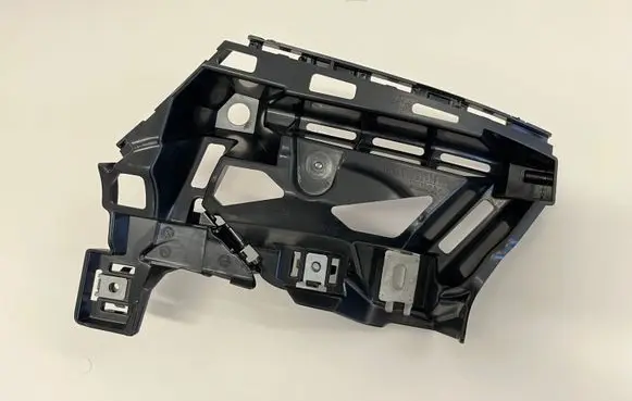 Mercedes-Benz E W213 Front bumper mounting bracket A2138804607 977025