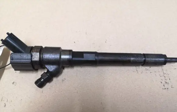 KIA Sportage Fuel injector 0445110258