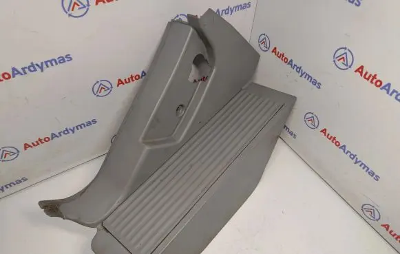 Foot area side trim