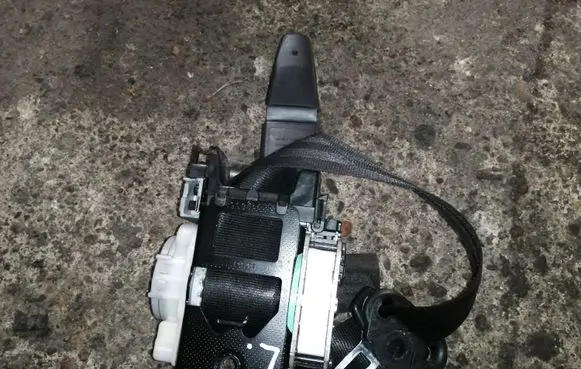 Audi A4 S4 B8 8K Front seatbelt
