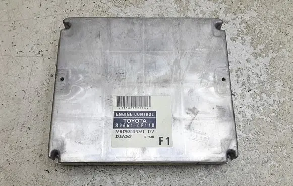 Toyota Corolla Verso E121 Engine control unit/module 896610f110