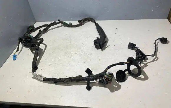 Volvo XC70 Front door wiring loom 30773653
