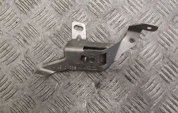 Porsche Cayenne (92A) Horn signal holder/bracket 7P5951193